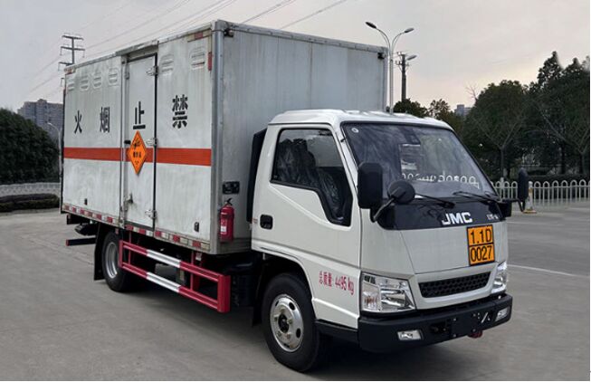 江鈴4米2爆破器材運(yùn)輸車(chē)